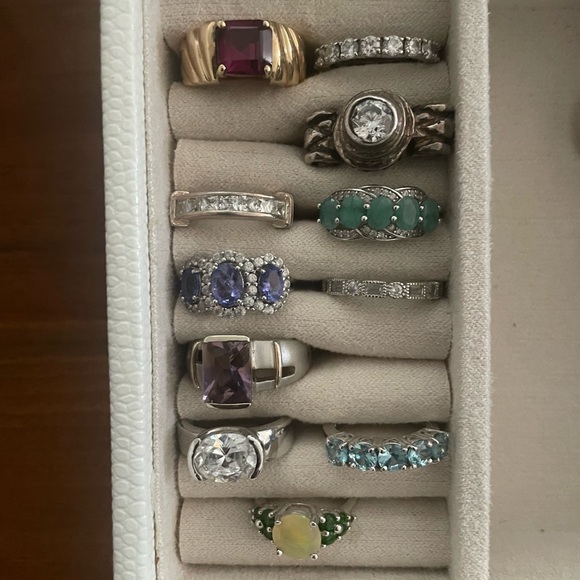 A LA CARTE TURQUOISE & ESTATE JEWELRY RING SALE - Picture 7 of 9